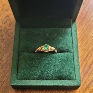 Vintage 10k yellow gold green tourmaline ring